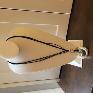 2/40 jewellry. Silver and leather necklace